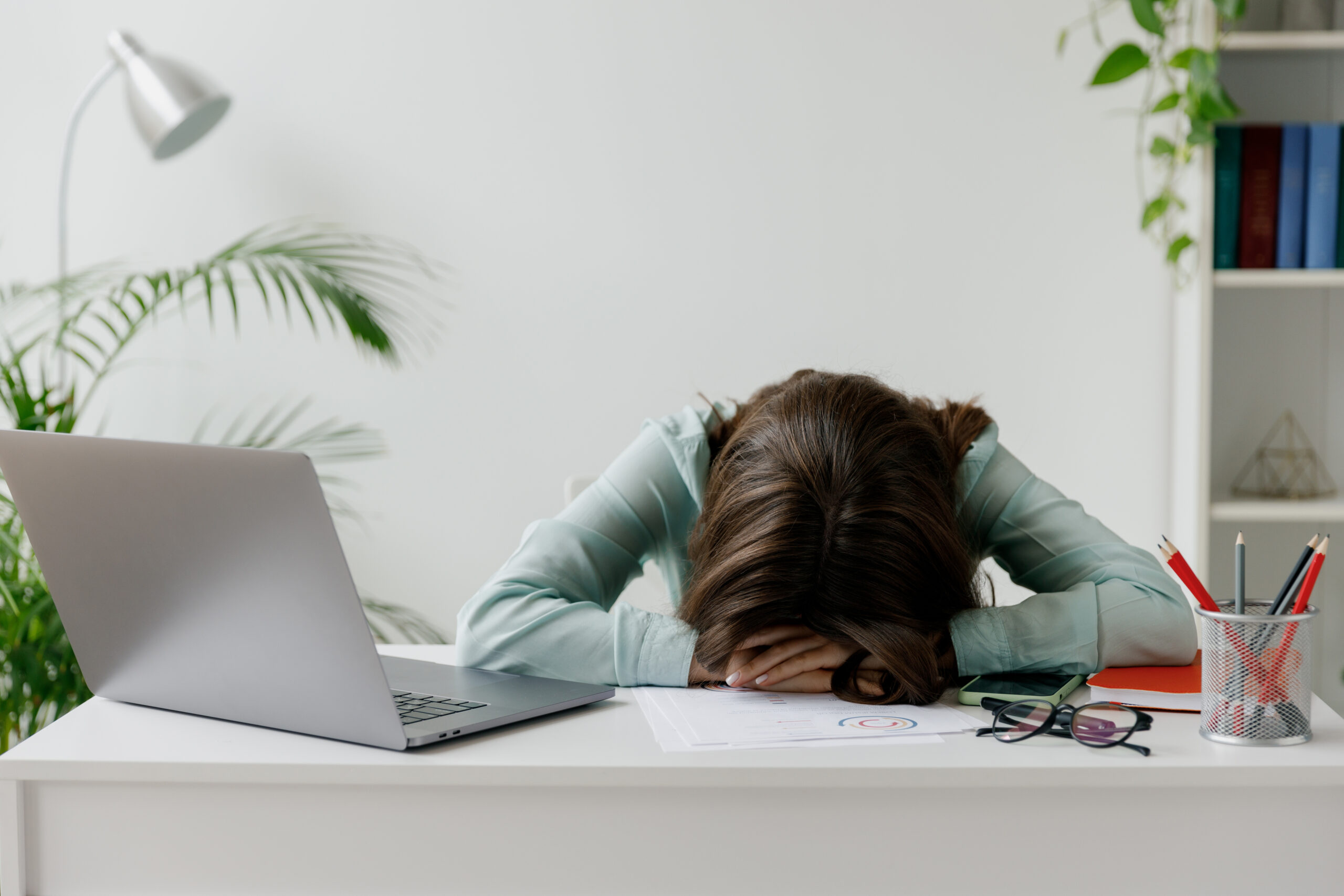 How to Respond to Comment Trolls: 4 Ways to Deal with Trolls